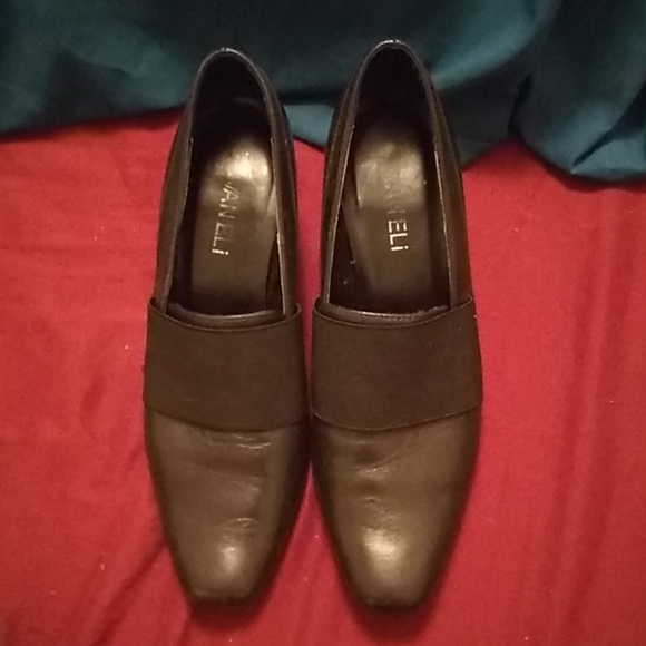 Heels - Picture 3 of 4